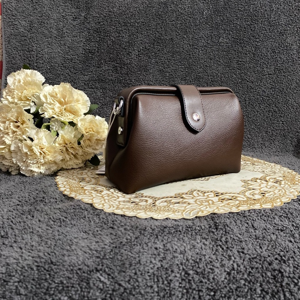 Brown leather bag - Picture 12 of 16